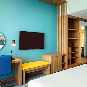 Aloft King Room including Shopping Malls Shuttle Service F&B Spa & Abra Boat Tour
